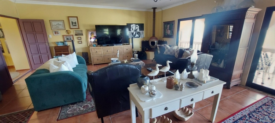 6 Bedroom Property for Sale in Cintsa East Eastern Cape